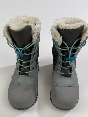 All In Motion Girls’ Snow Winter Boots Size 2- GUC- thermolite- faux fur lined